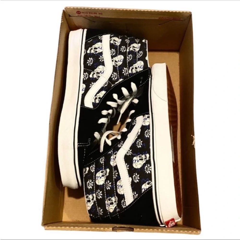 VANS Sk8-Hi Flash Skulls canvas high-top skate shoe NEW - Picture 9 of 11